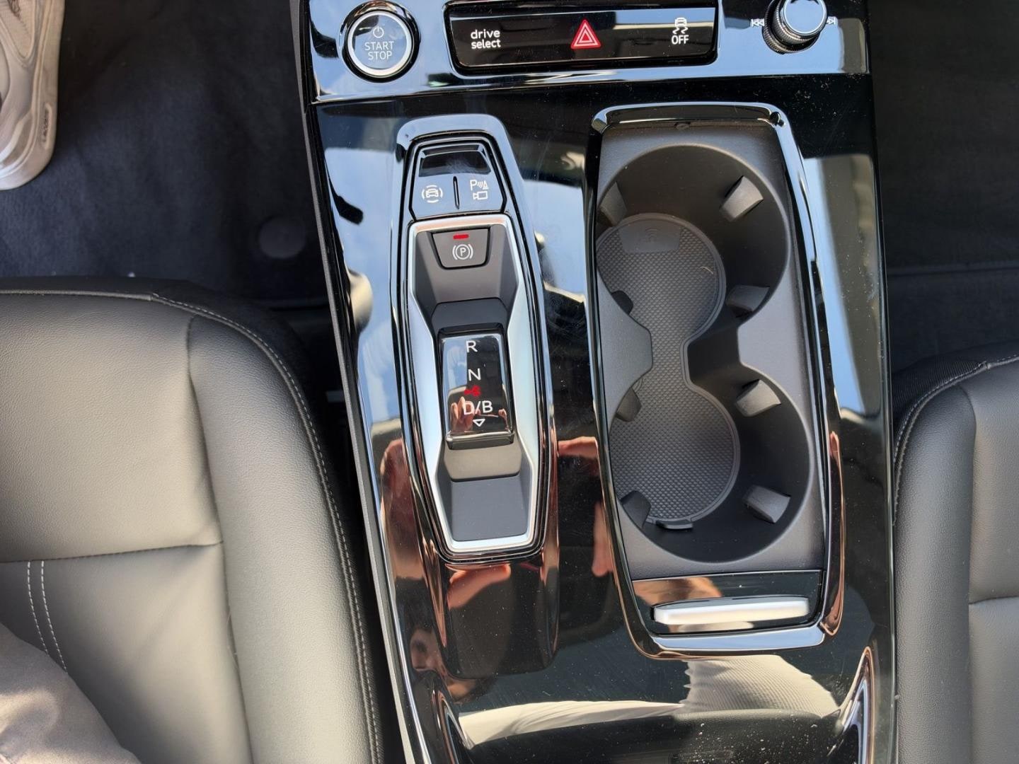 Bild über Audi A6 Avant e-tron e-tron performance - für weitere Informationen kontaktieren Sie den Audi Partner