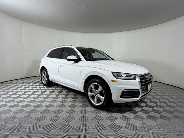 2020 Audi Q5 45 quattro S tronic Premium Plus's photo