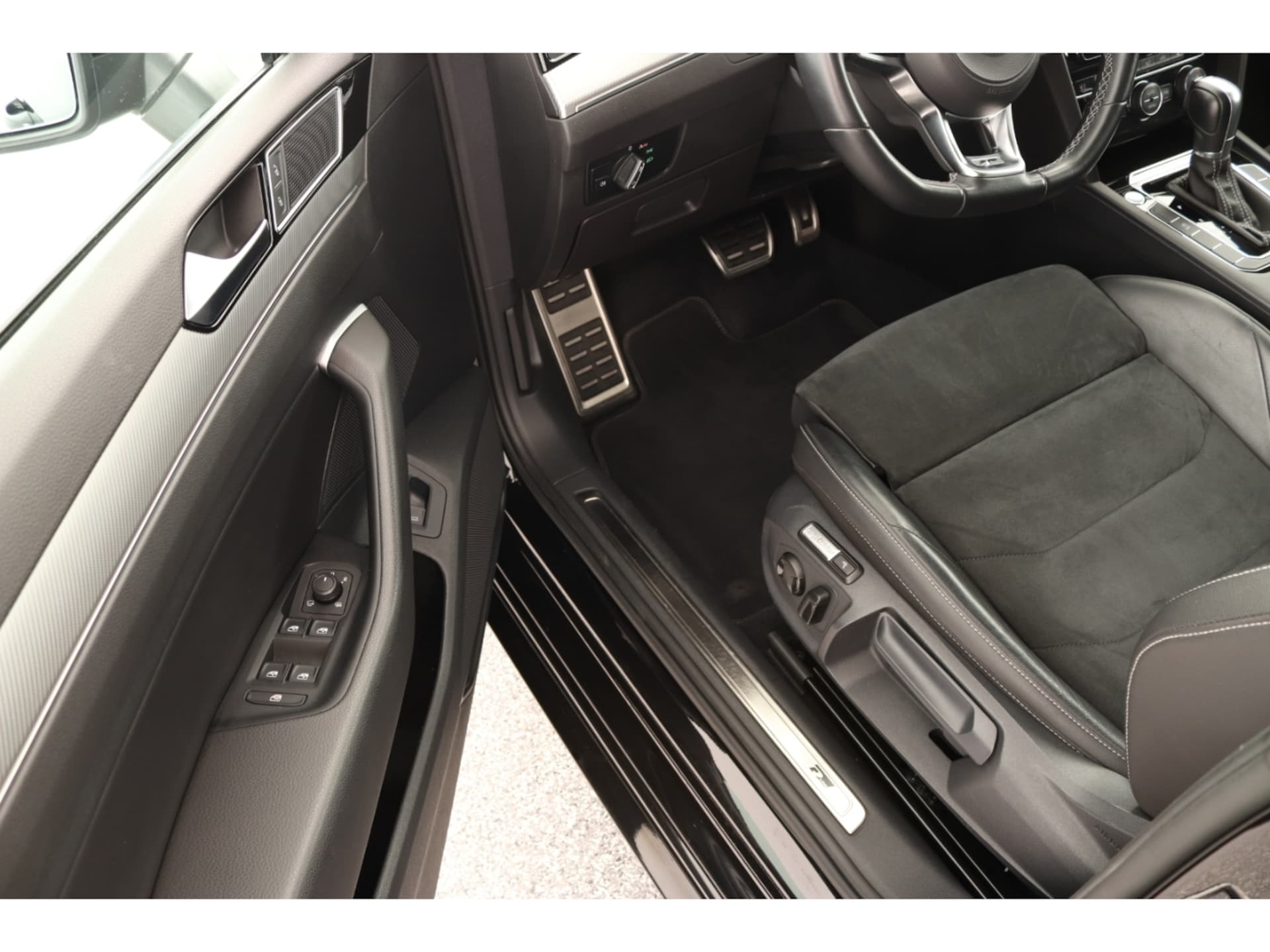 Volkswagen Arteon R-Line