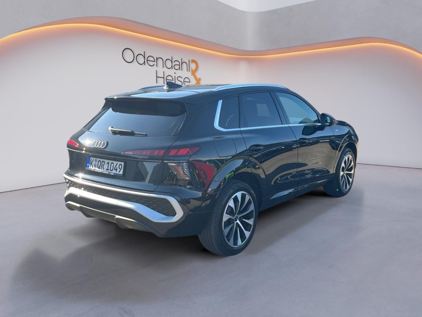 Bild über Audi Q3 SUV TFSI 110 kW S tronic - für weitere Informationen kontaktieren Sie den Audi Partner