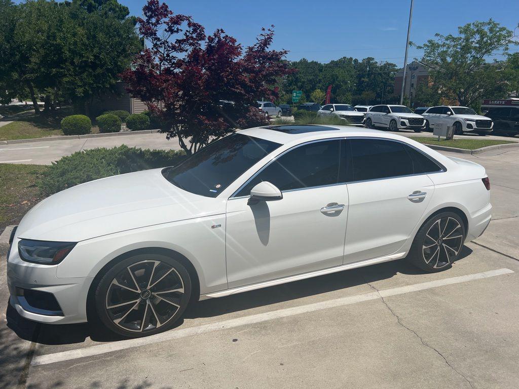 2021 Audi A4 40 quattro S tronic Premium's photo