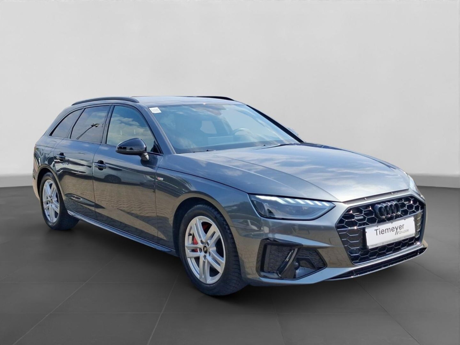 Audi A4 Avant S line
