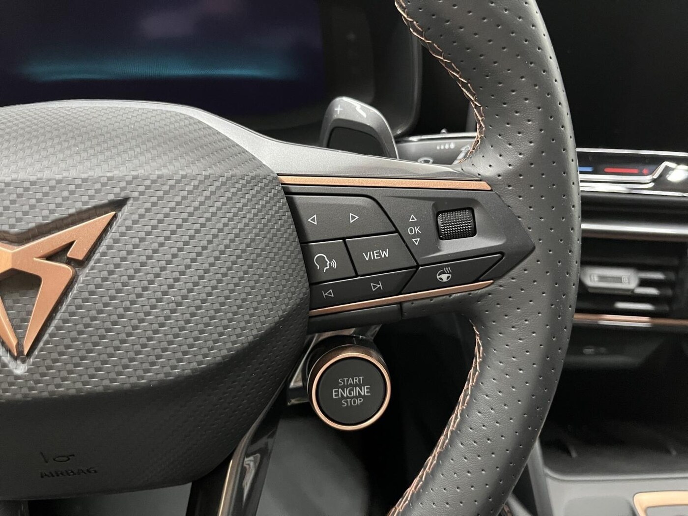 CUPRA Leon León 1.5 eTSI DSG 110 kW (150 CV) — photo 11