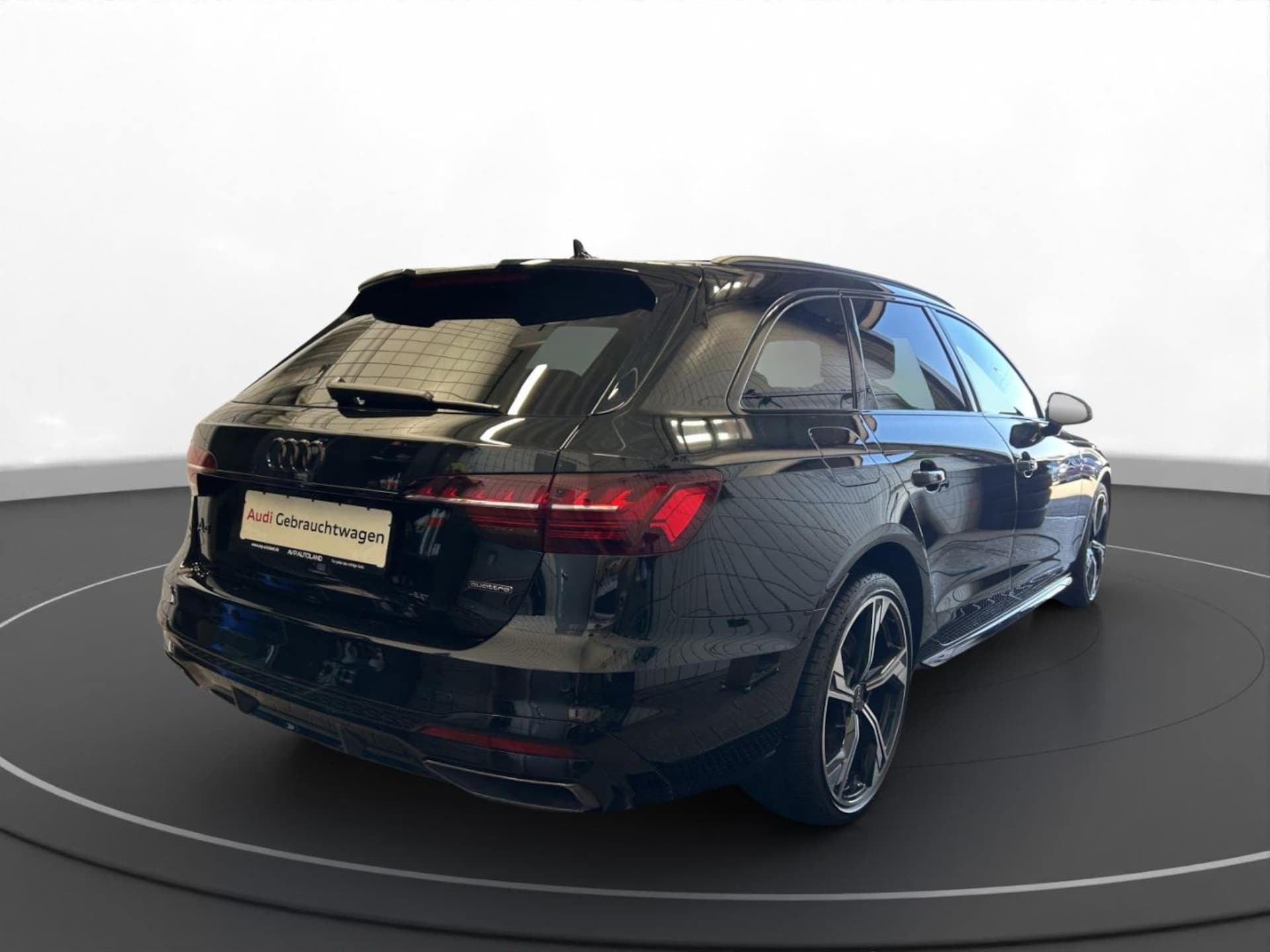 Audi A4 Avant S line