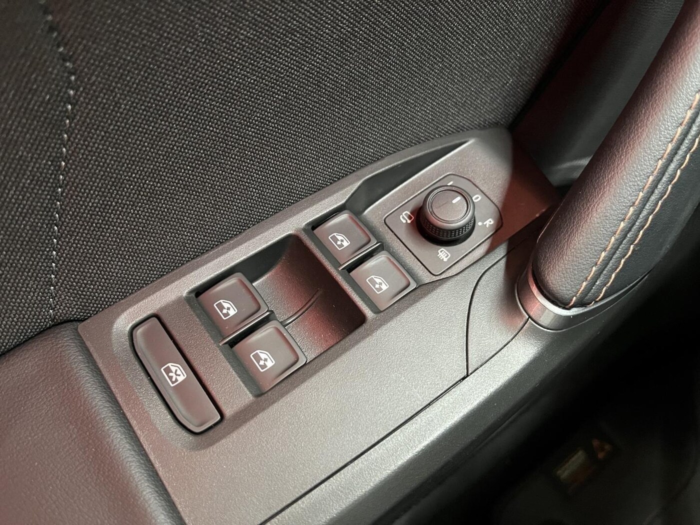 CUPRA Leon León 1.5 eTSI DSG 110 kW (150 CV) — photo 16