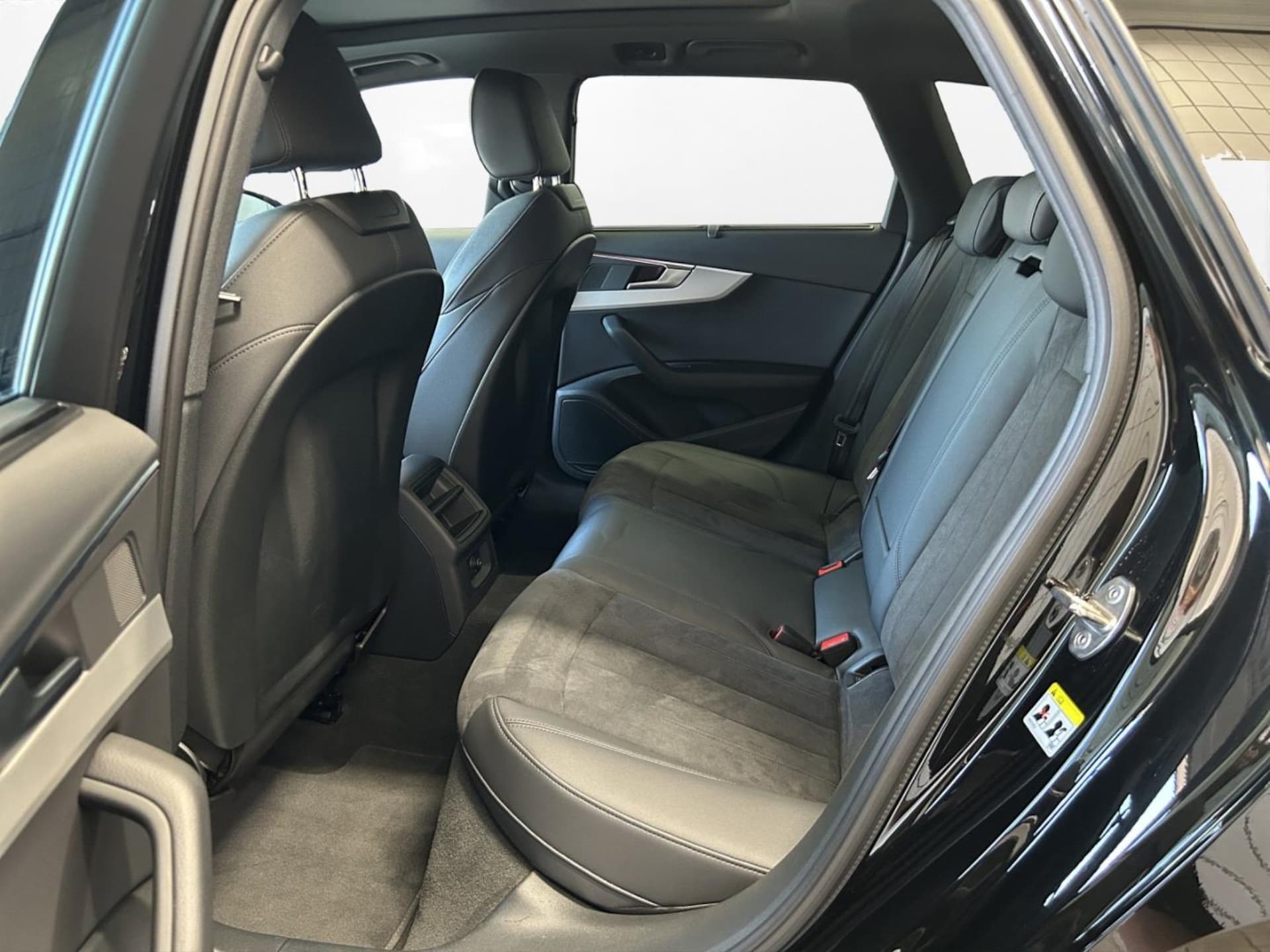 Audi A4 Avant S line