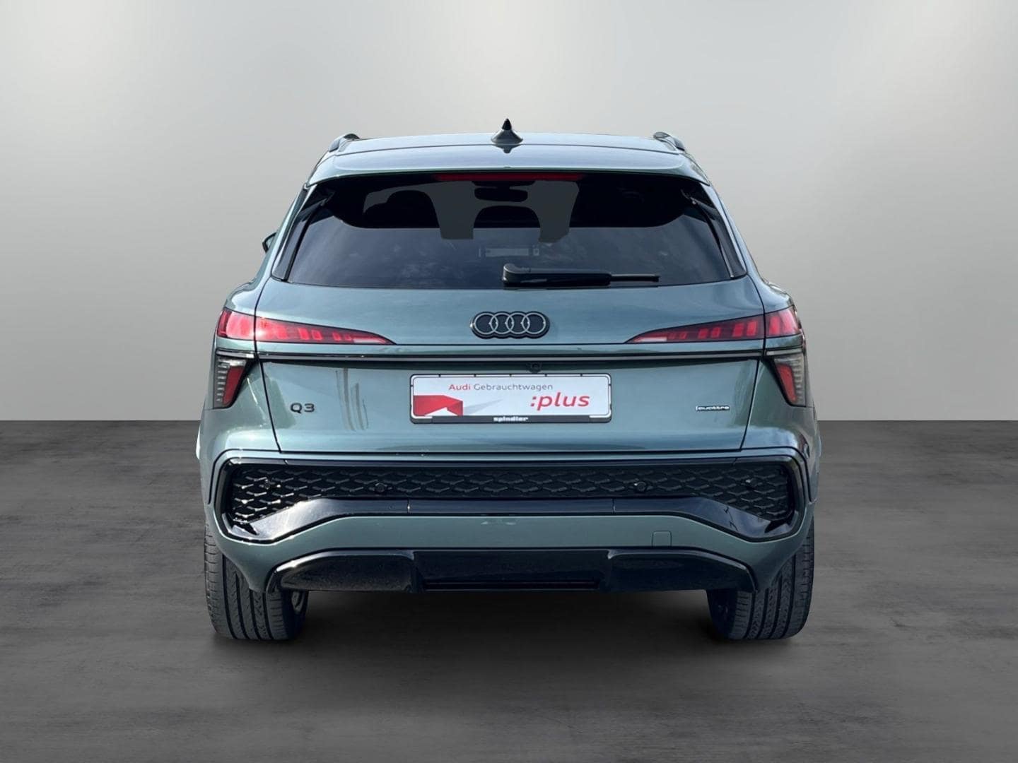 Bild über Audi Q3 SUV TFSI quattro 195 kW S tronic - für weitere Informationen kontaktieren Sie den Audi Partner