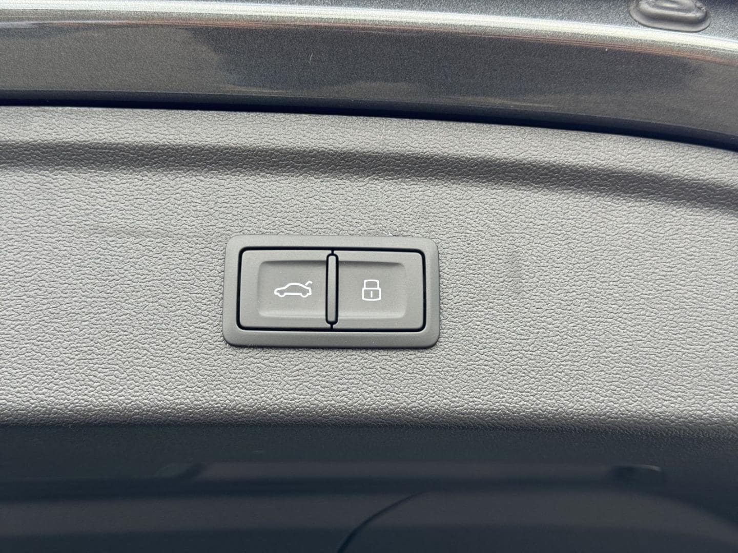 Bild über Audi S3 Sportback TFSI quattro S tronic - für weitere Informationen kontaktieren Sie den Audi Partner