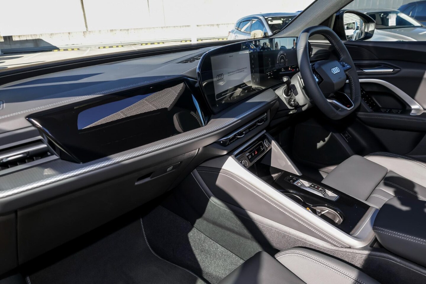 Image about Audi Q5 SUV e-hybrid quattro S tronic