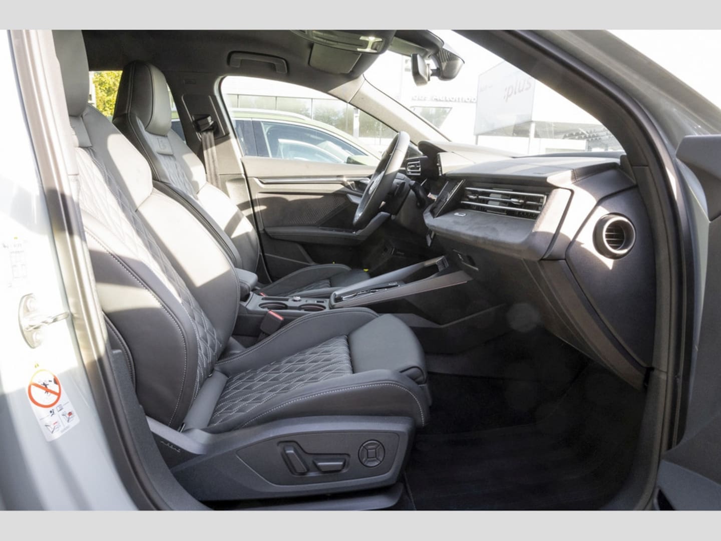 Bild über Audi A3 allstreet 35 TDI S tronic - für weitere Informationen kontaktieren Sie den Audi Partner