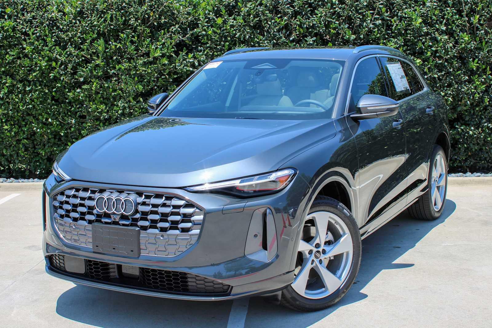 2026 Audi Q5 Premium Plus quattro's photo