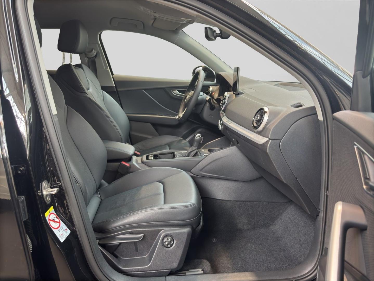 Bild über Audi Q2 S line 40 TFSI quattro S tronic - für weitere Informationen kontaktieren Sie den Audi Partner