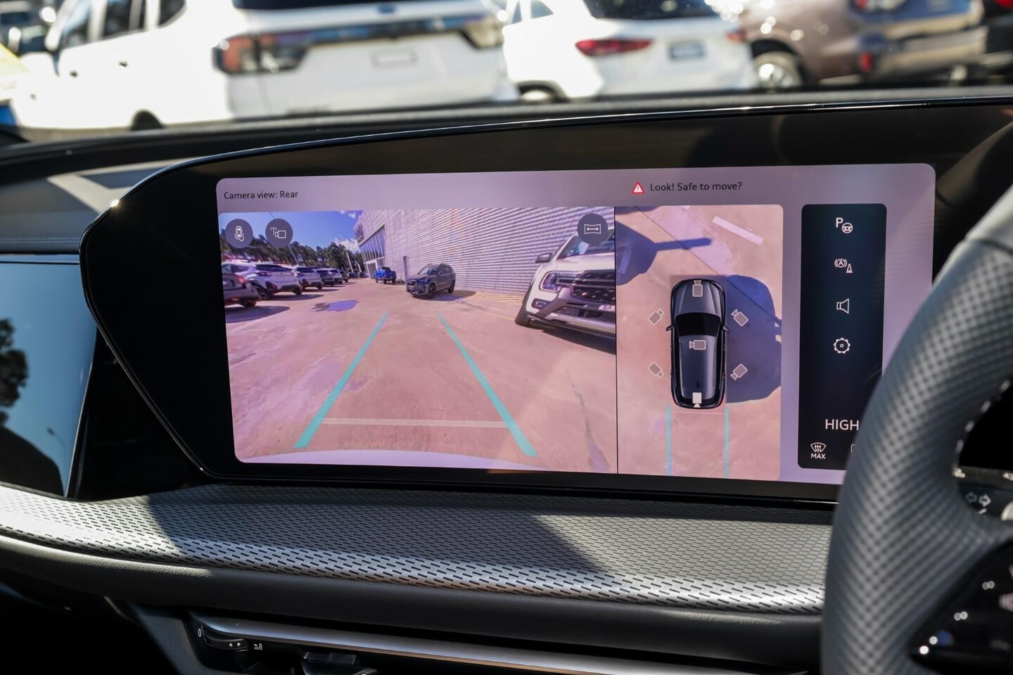 Image about Audi Q5 SUV e-hybrid quattro S tronic