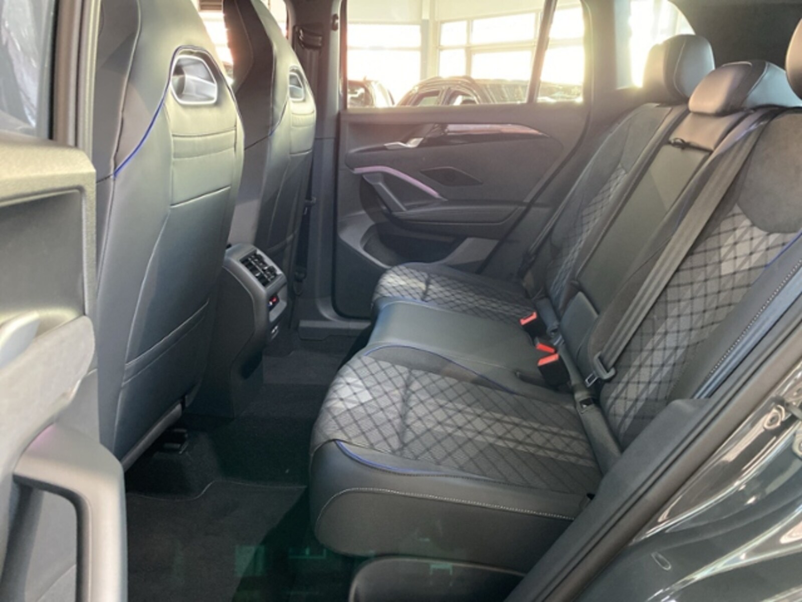 Volkswagen Tiguan – Bild 11