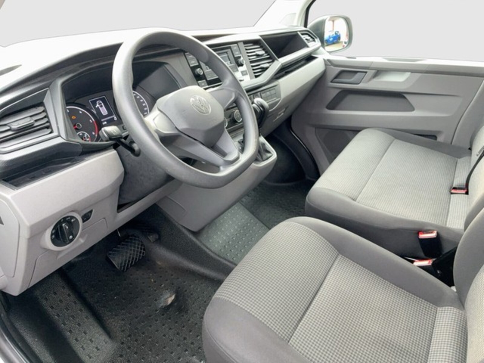 Volkswagen T6.1 Transporter Kombi kurzer Radstand – Bild 8
