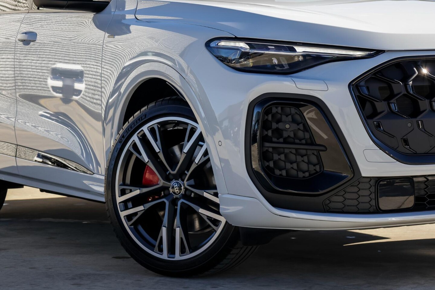 Image about Audi Q5 SUV e-hybrid quattro S tronic