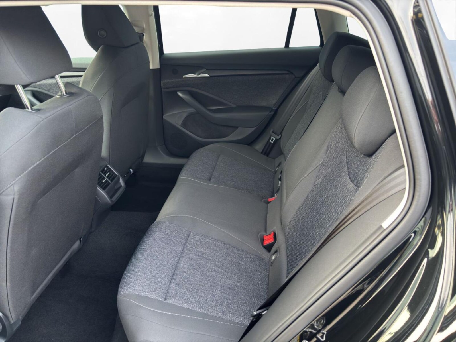 Škoda Superb Combi – Bild 8
