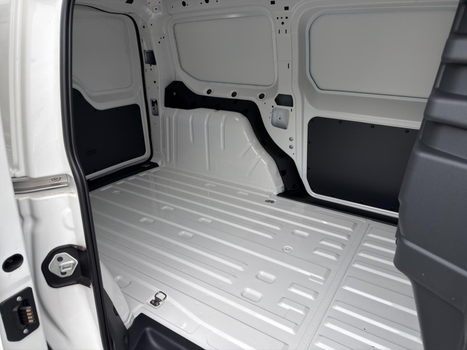Volkswagen Caddy Maxi Cargo – Bild 11