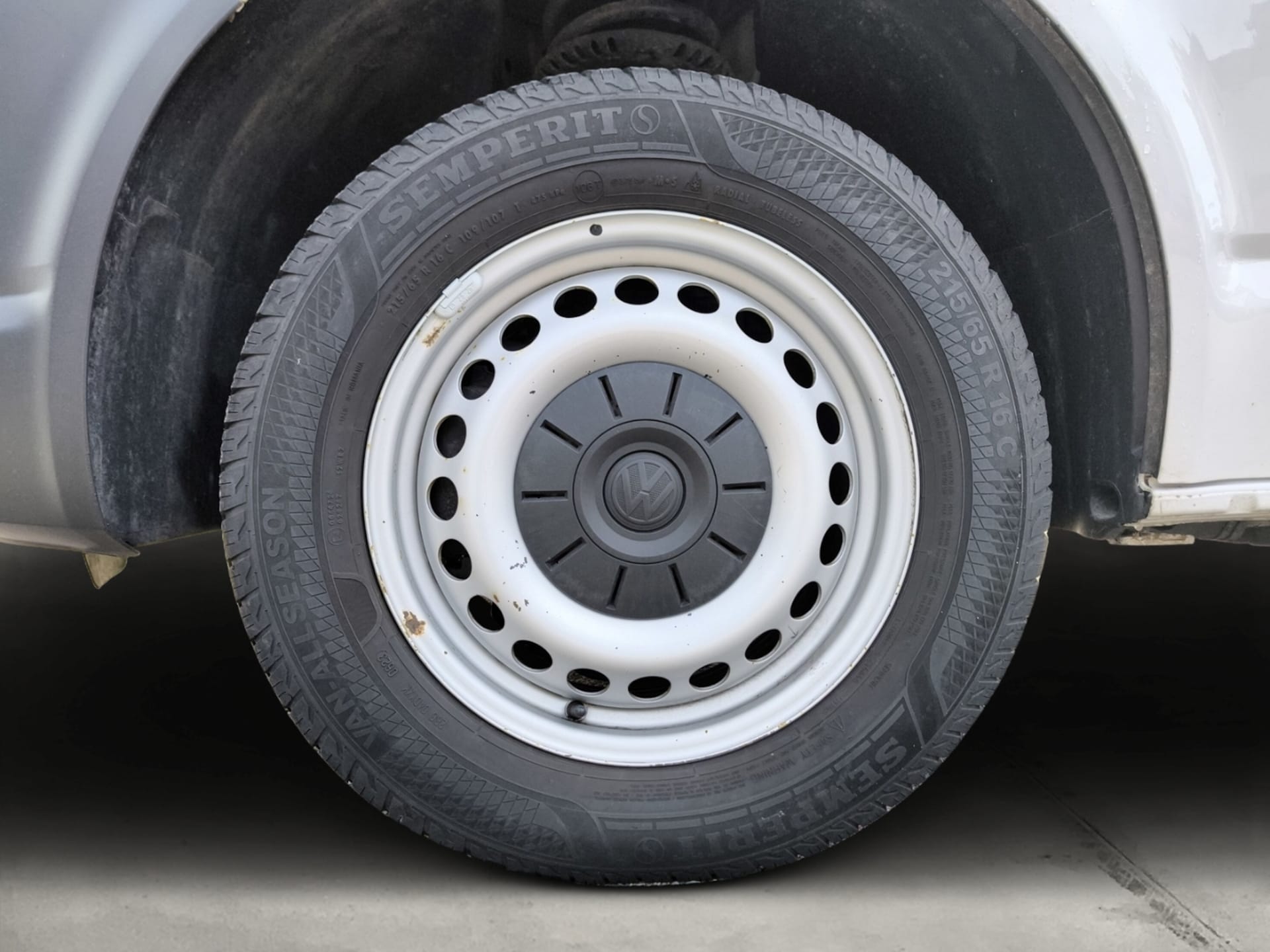 Volkswagen T6 Transporter Kasten kurzer Radstand