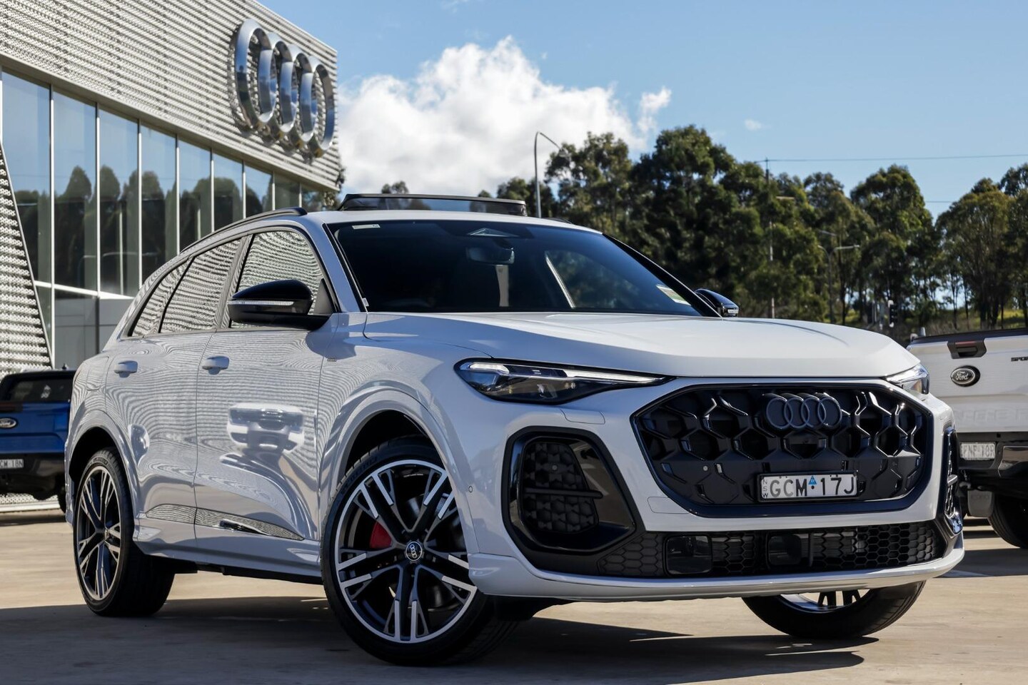 Image about Audi Q5 SUV e-hybrid quattro S tronic