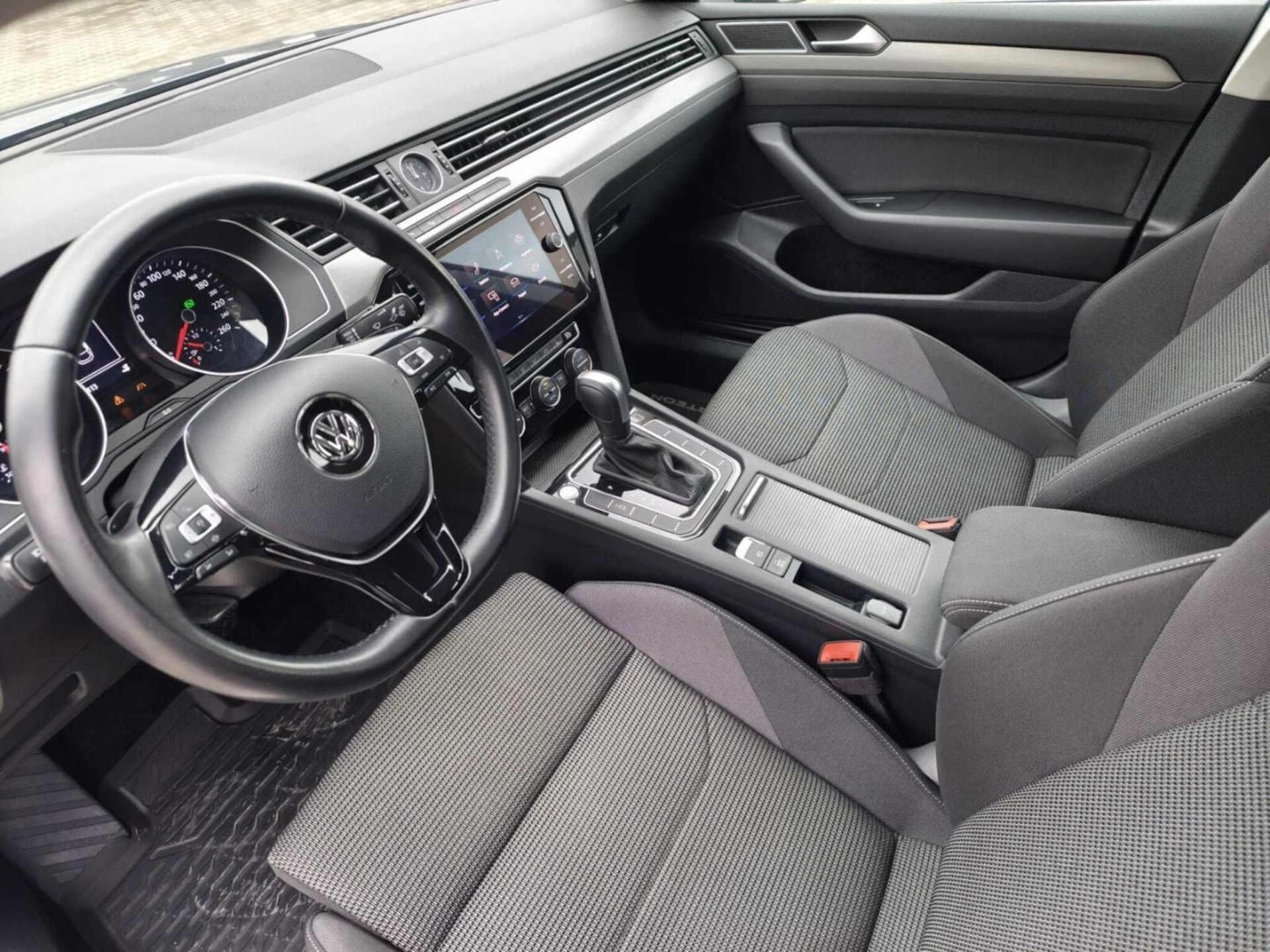 Volkswagen Arteon Model bazowy
