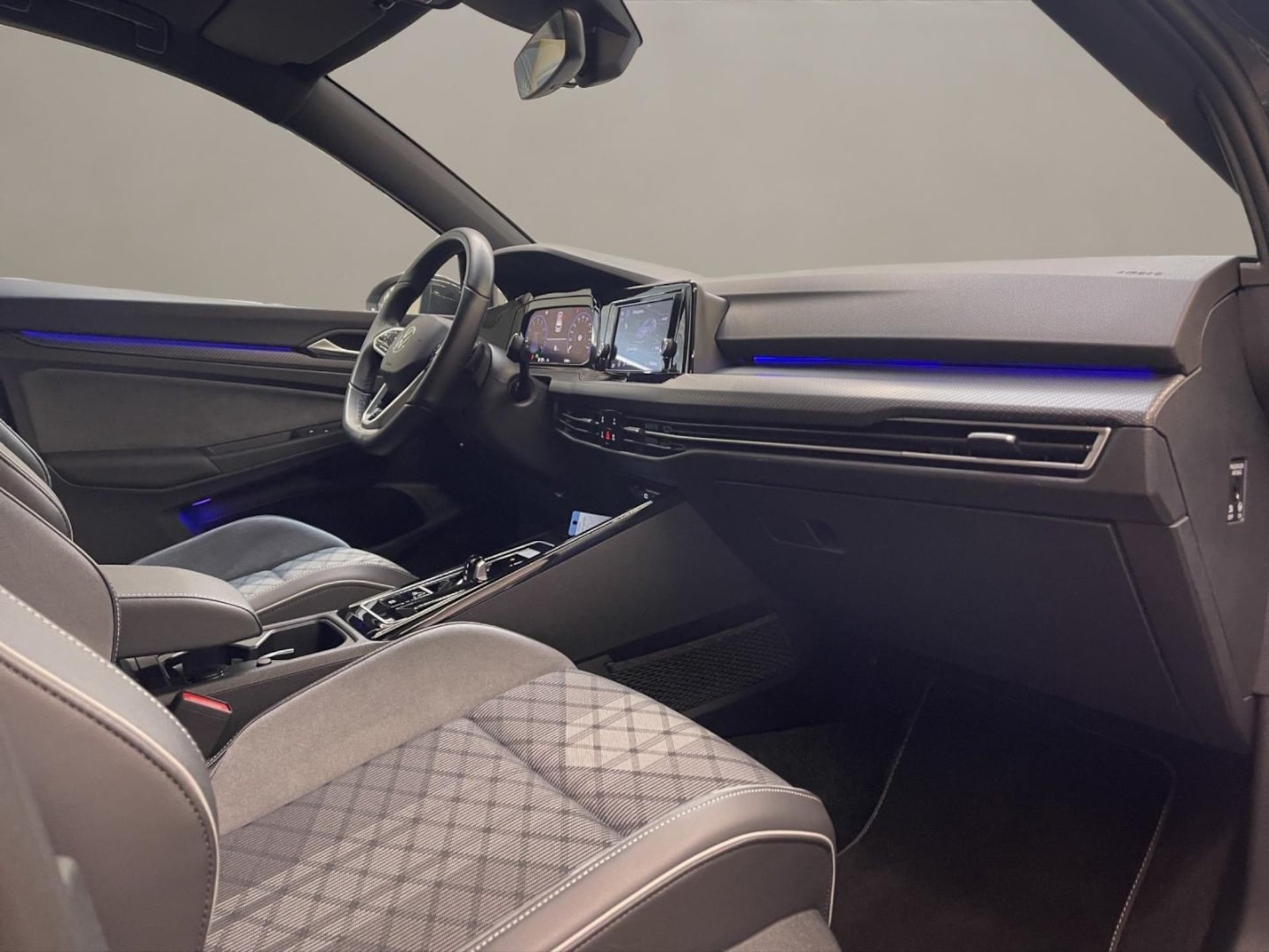 Volkswagen Golf R-Line