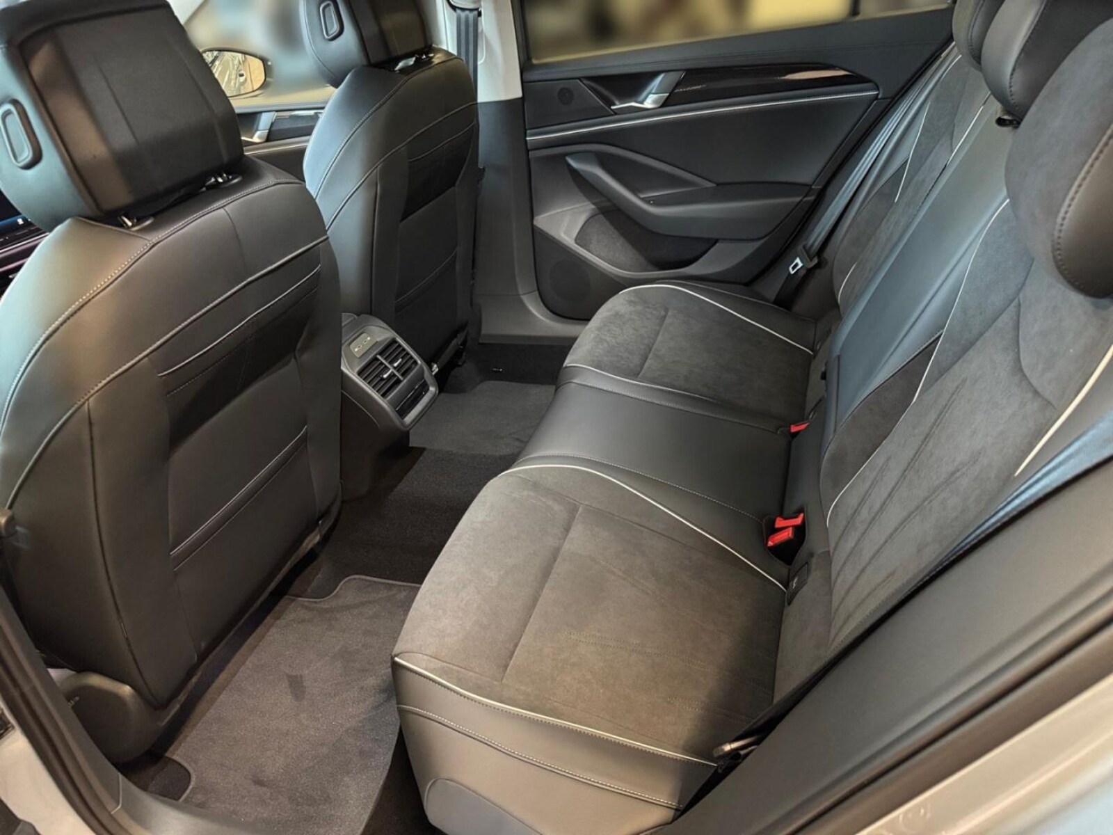 Volkswagen Passat – Bild 12