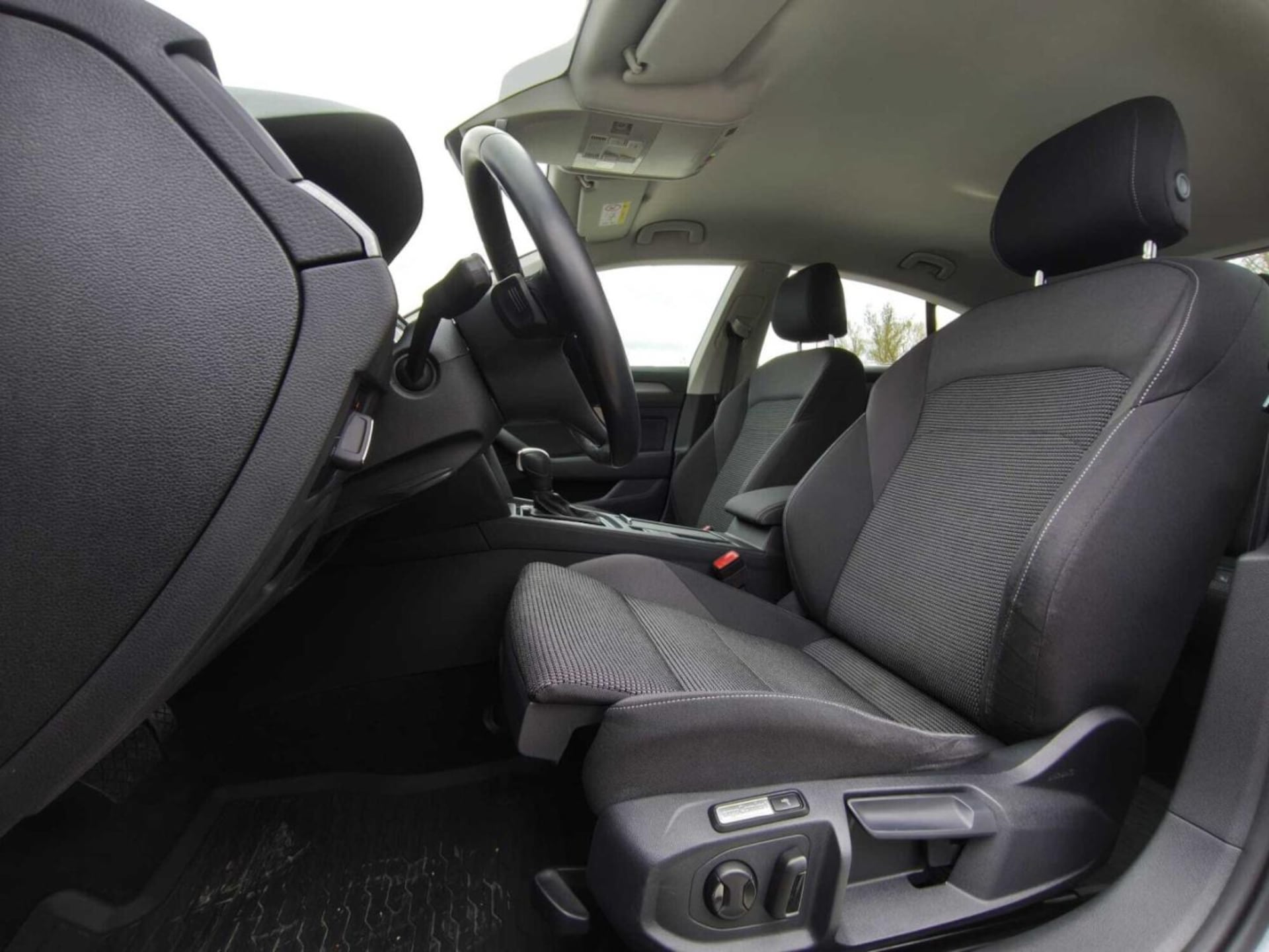 Volkswagen Arteon Model bazowy