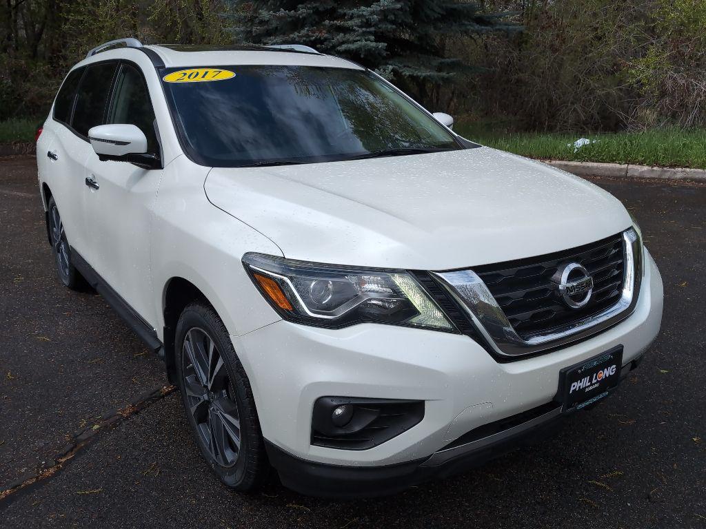2017 Nissan Pathfinder Platinum 4WD's photo