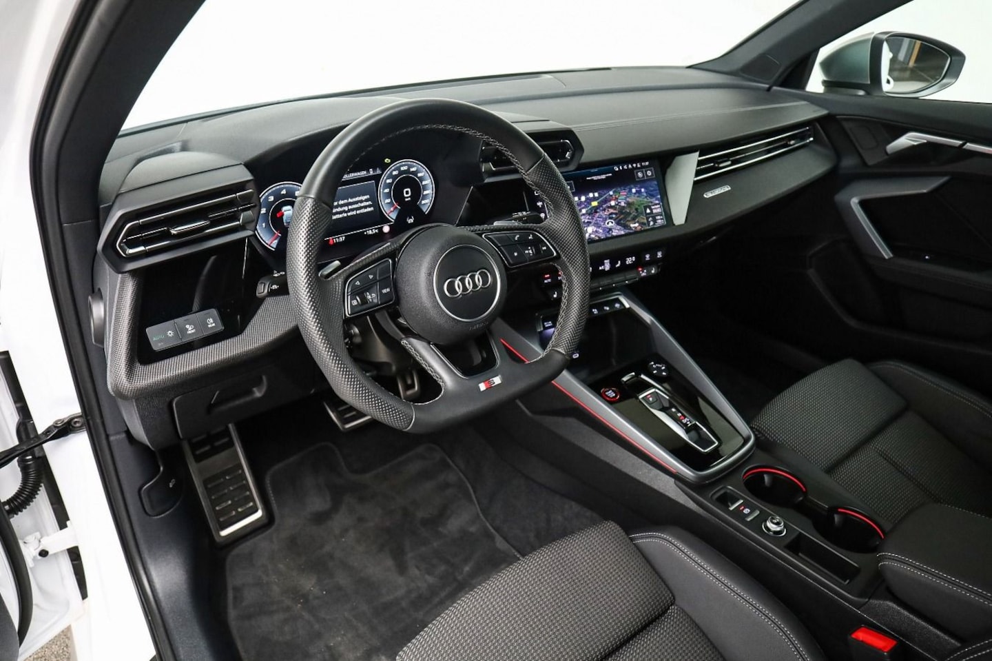 Bild über Audi S3 Sportback TFSI quattro S tronic - für weitere Informationen kontaktieren Sie den Audi Partner