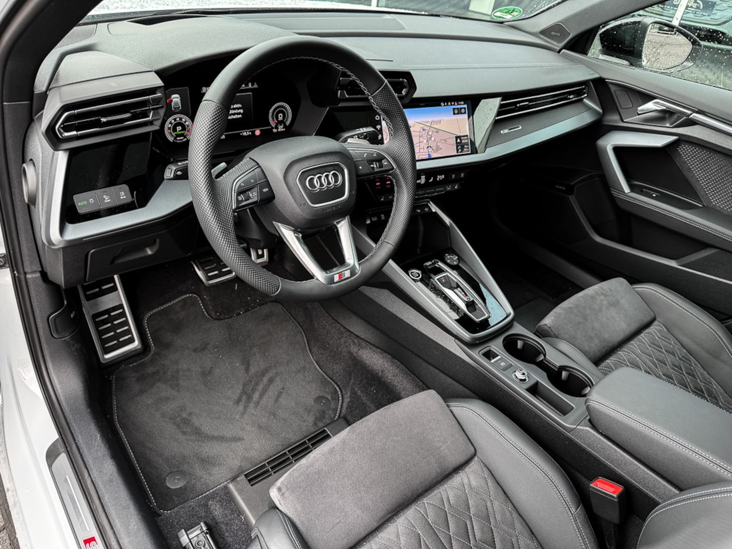 Bild über Audi A3 Sportback TFSI 110 kW S tronic - für weitere Informationen kontaktieren Sie den Audi Partner