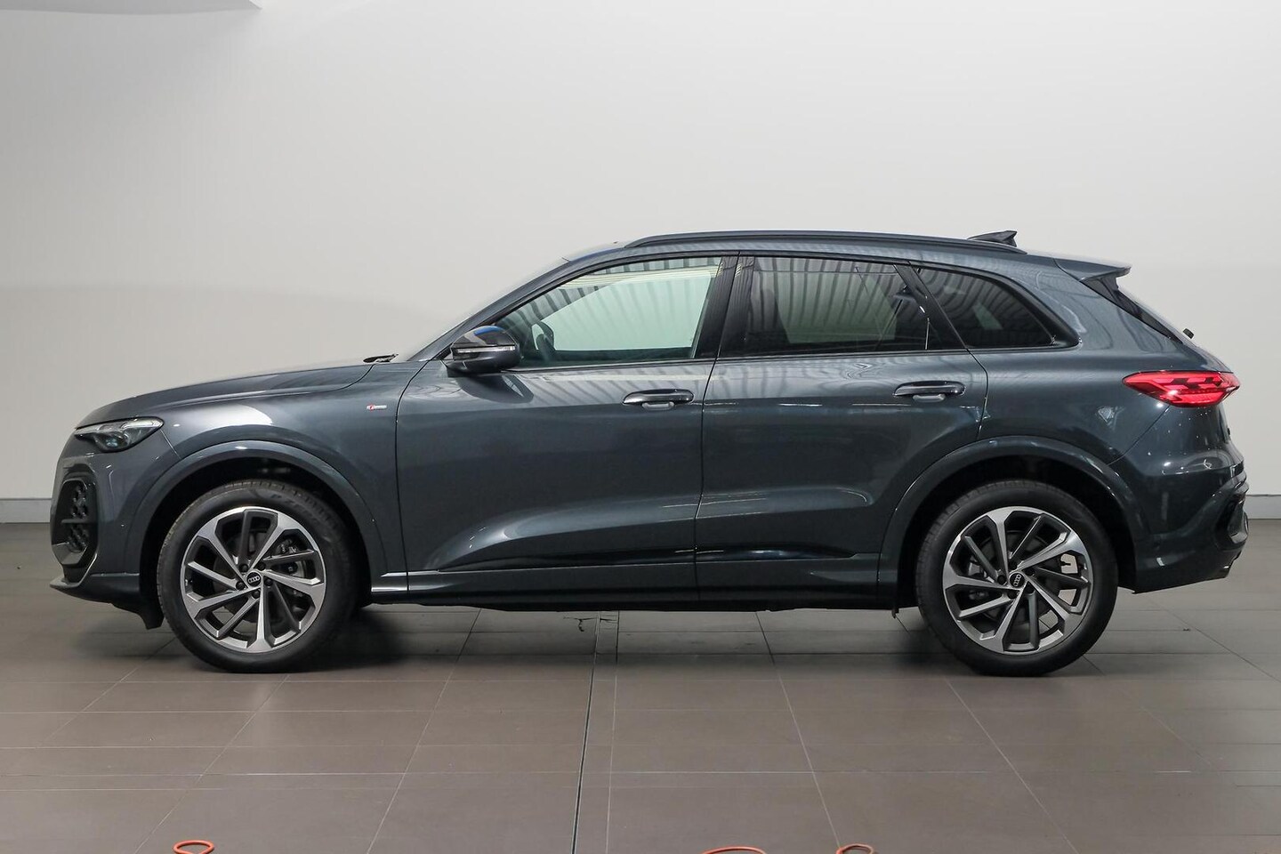 Image about Audi Q5 SUV TFSI quattro 200 kW sport