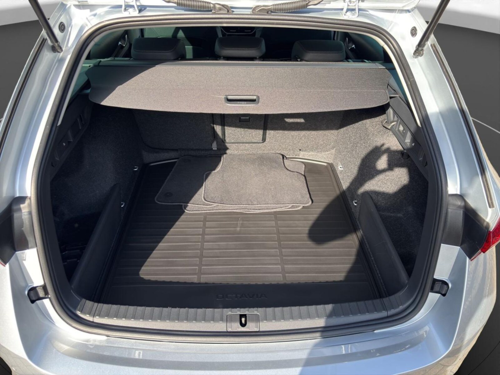 Škoda Octavia Combi – Bild 16