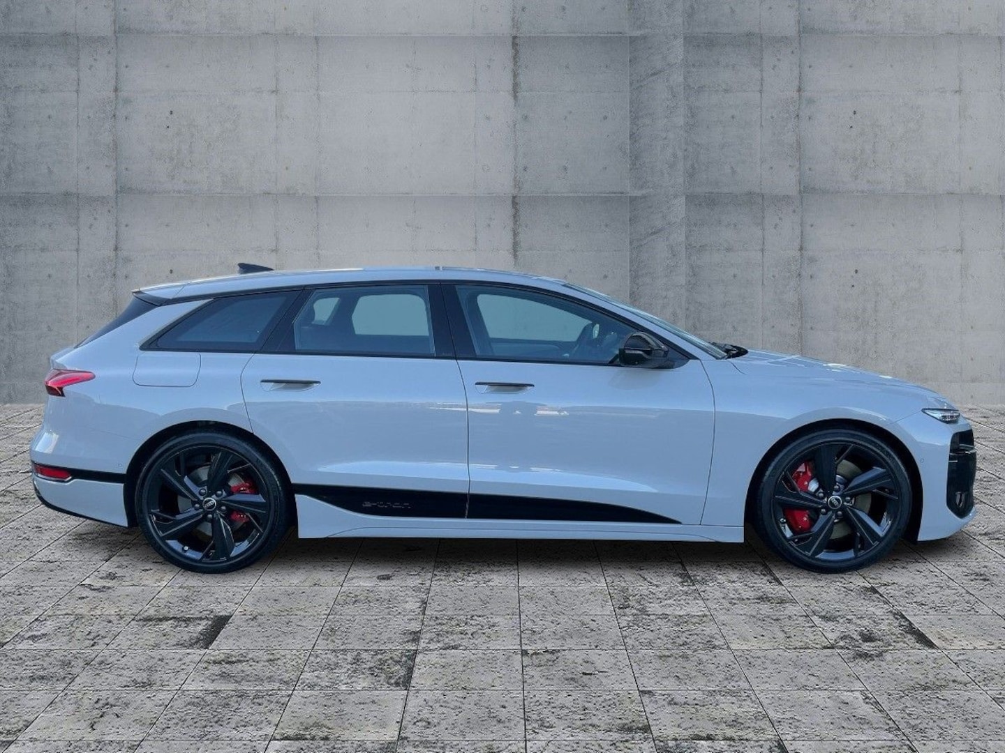 Bild über Audi S6 Avant e-tron e-tron quattro 370 kW - für weitere Informationen kontaktieren Sie den Audi Partner