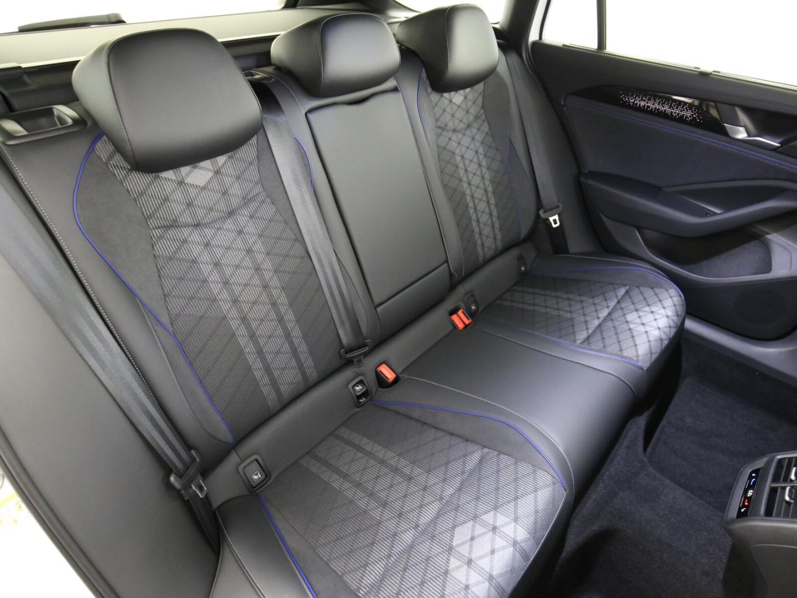 Volkswagen Passat – Bild 19