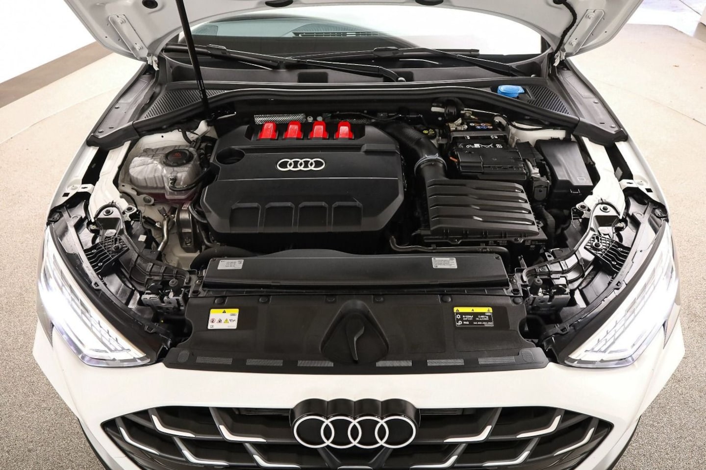 Bild über Audi S3 Sportback TFSI quattro S tronic - für weitere Informationen kontaktieren Sie den Audi Partner