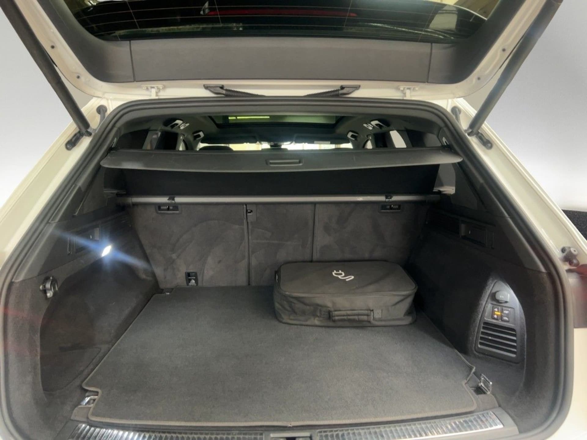 Volkswagen Touareg R