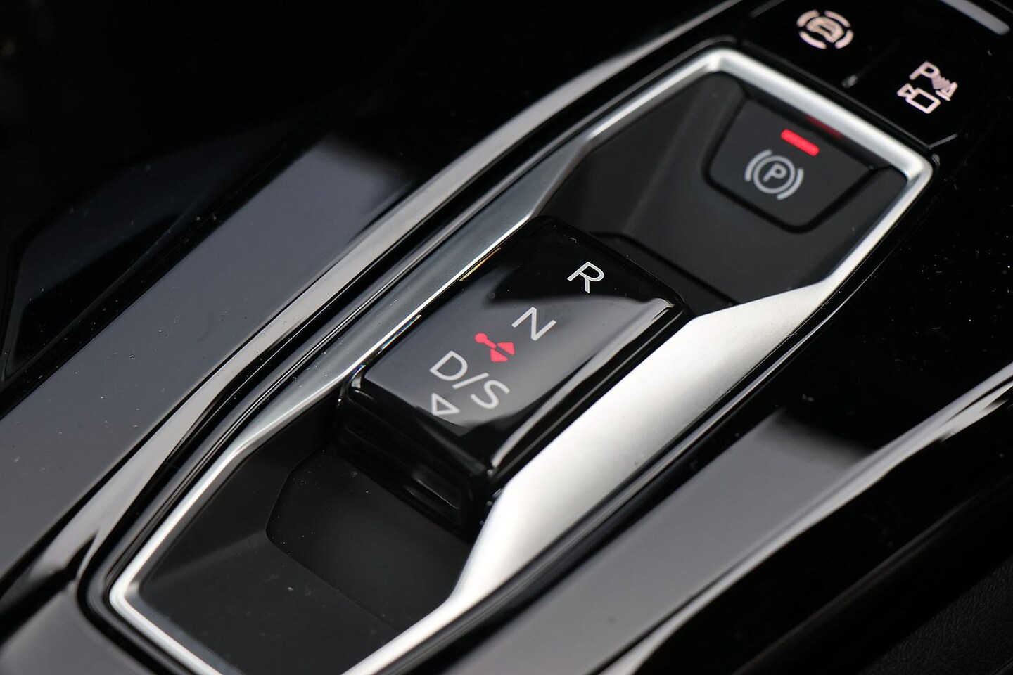 Image about Audi Q5 SUV TDI quattro 150 kW sport