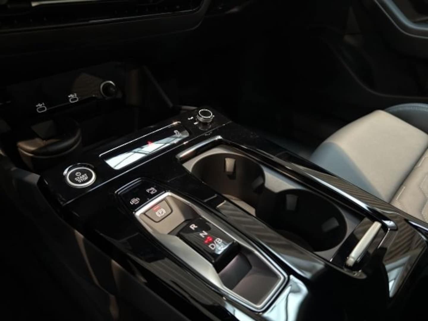 Bild über Audi A6 Avant e-tron S line business e-tron performance 270 kW - für weitere Informationen kontaktieren Sie den Audi Partner