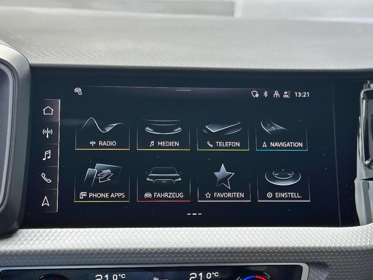 Bild über Audi A1 Sportback S line 40 TFSI S tronic - für weitere Informationen kontaktieren Sie den Audi Partner