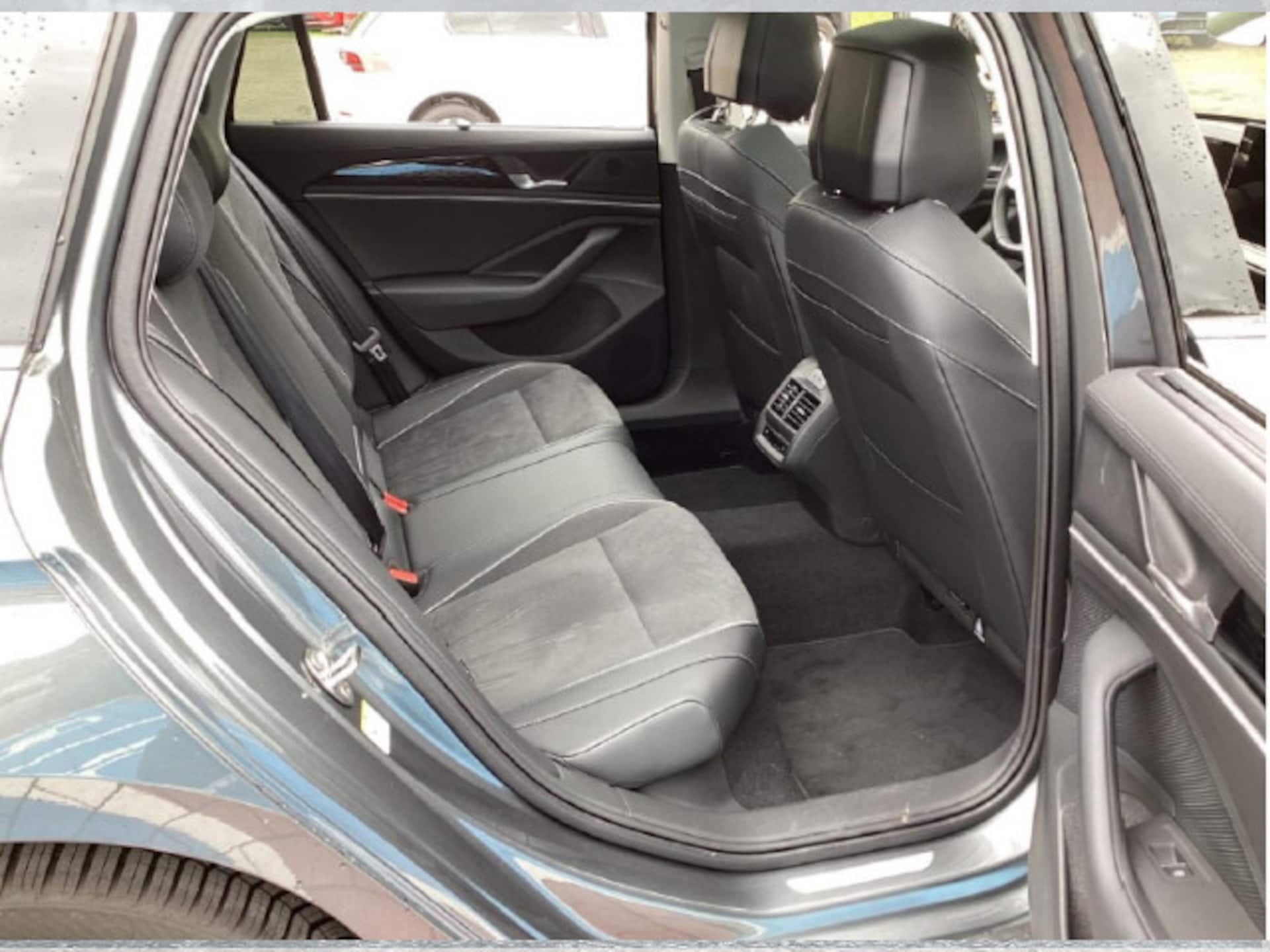 Volkswagen Passat Elegance