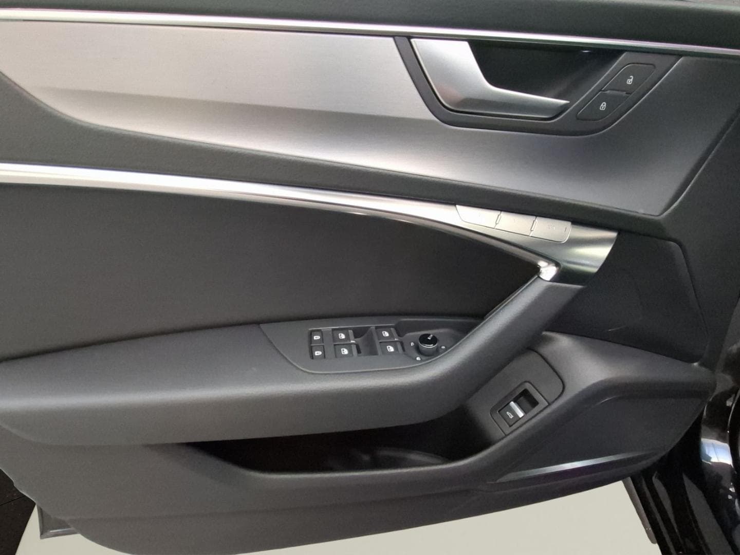Bild über Audi S6 Avant TDI quattro tiptronic - für weitere Informationen kontaktieren Sie den Audi Partner