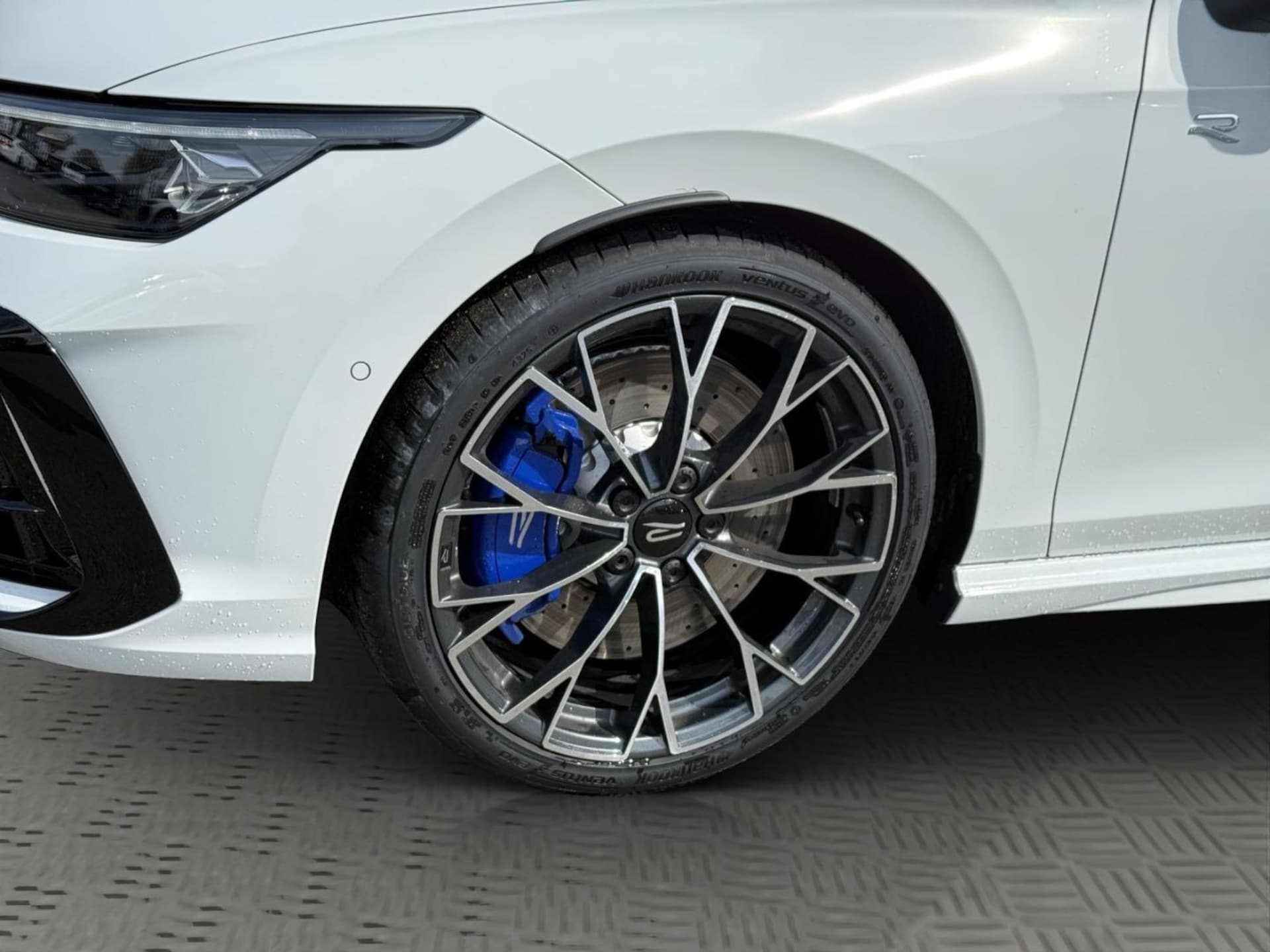 Volkswagen Golf R