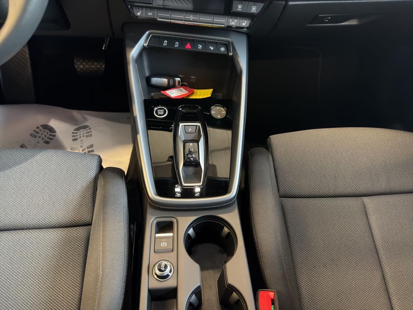 Bild über Audi A3 Sportback S line 35 TFSI S tronic - für weitere Informationen kontaktieren Sie den Audi Partner