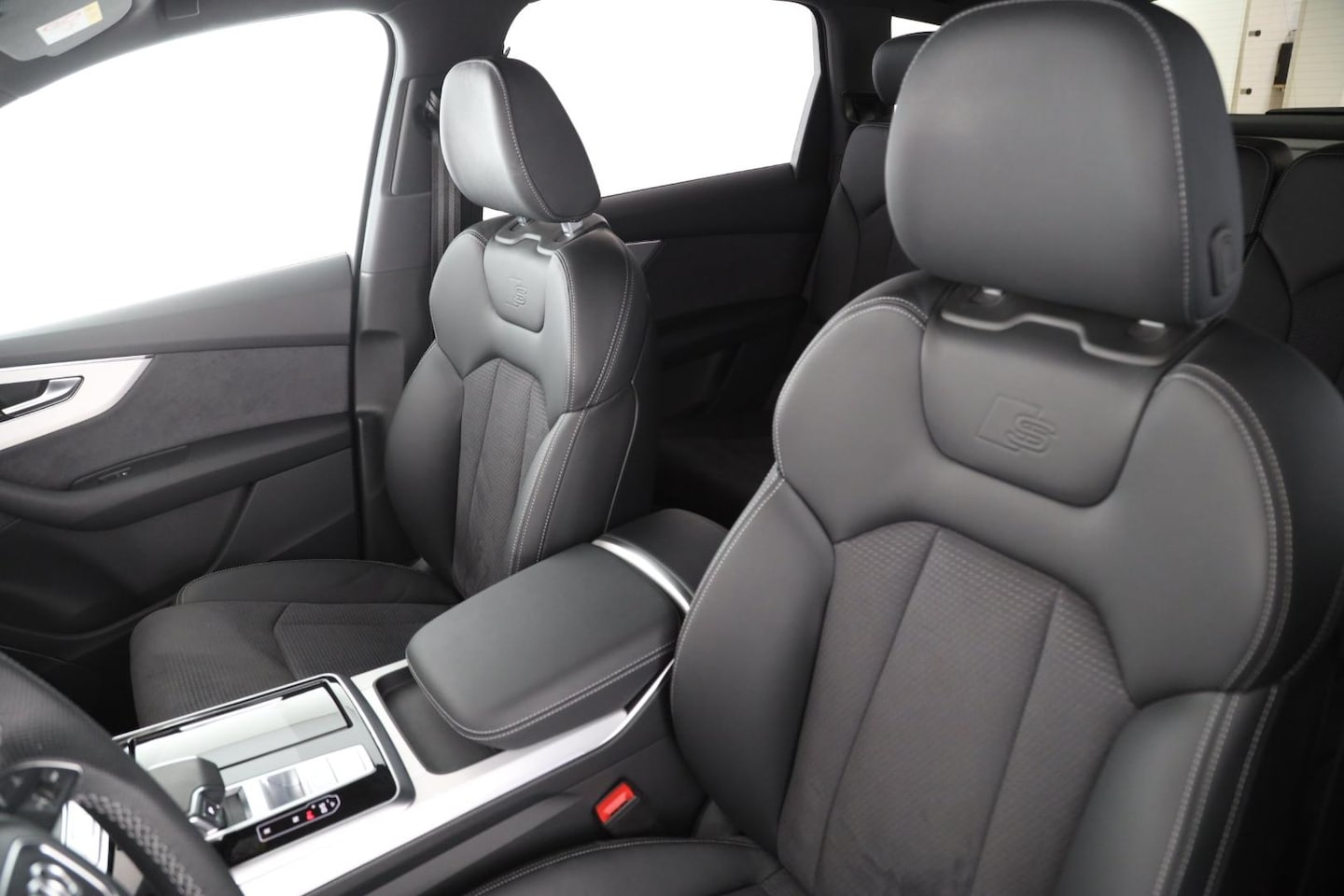 Bild über Audi Q7 SUV S line business TFSI quattro 250 kW tiptronic - für weitere Informationen kontaktieren Sie den Audi Partner