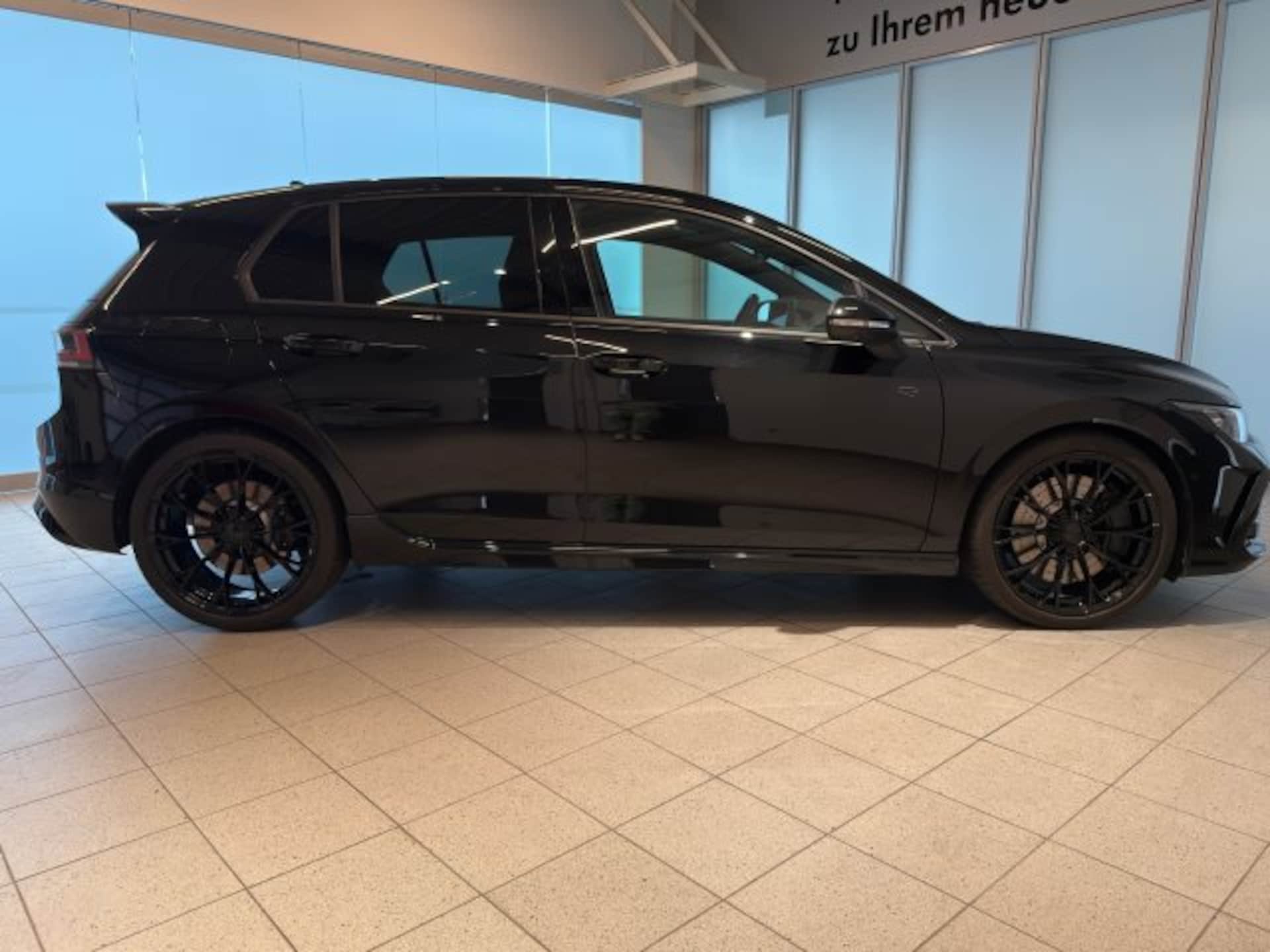 Volkswagen Golf R Black Edition