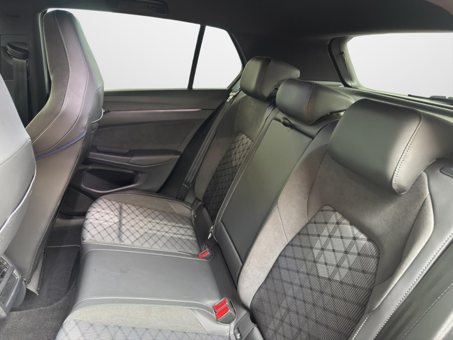 Volkswagen Golf R-Line