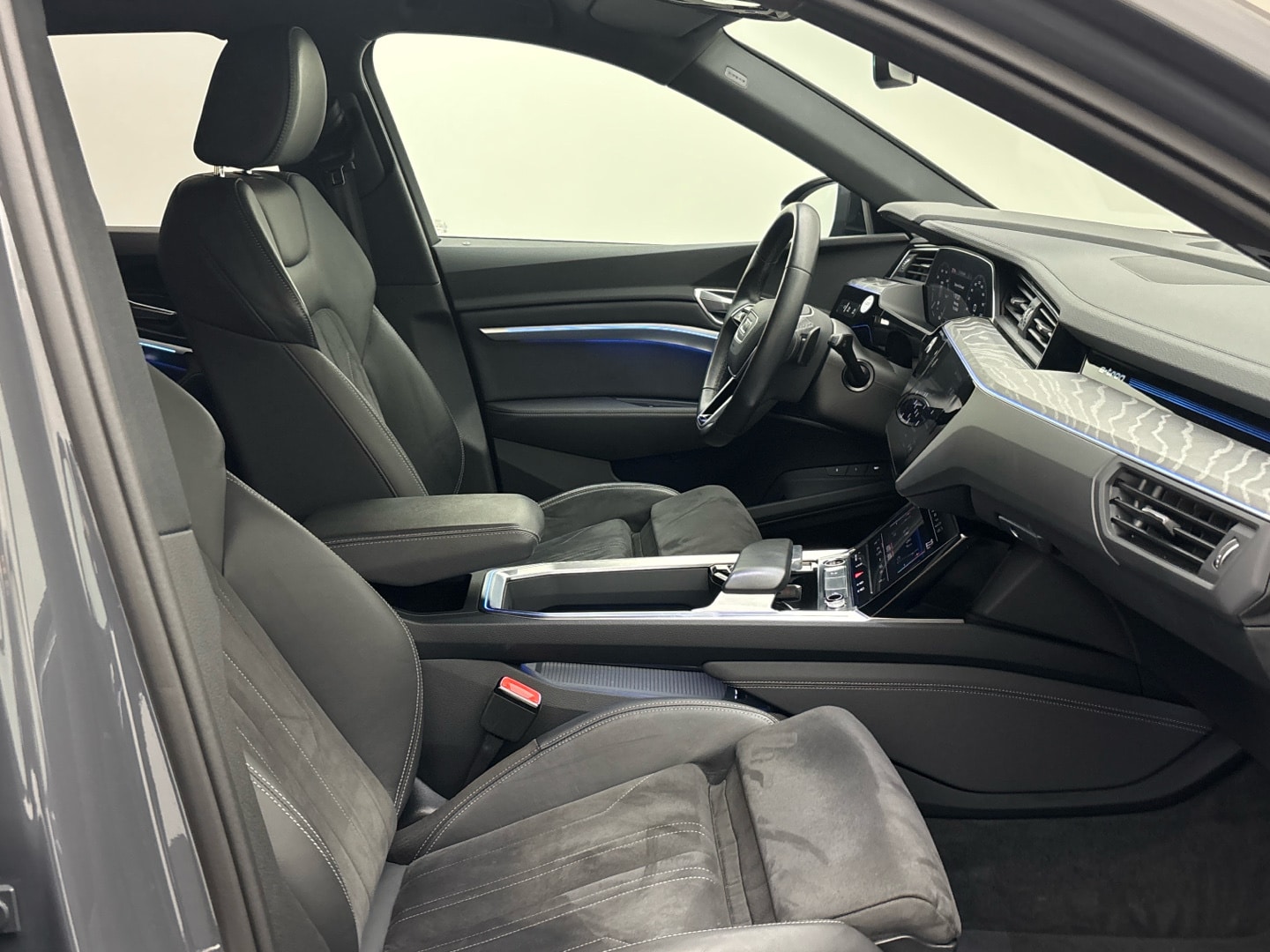 Bild über Audi Q8 e-tron S line 50 e-tron quattro - für weitere Informationen kontaktieren Sie den Audi Partner