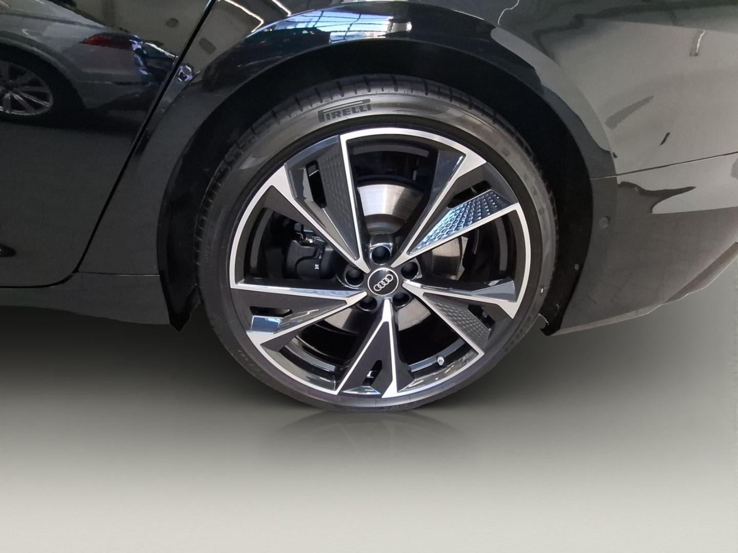 Bild über Audi S6 Avant TDI quattro tiptronic - für weitere Informationen kontaktieren Sie den Audi Partner