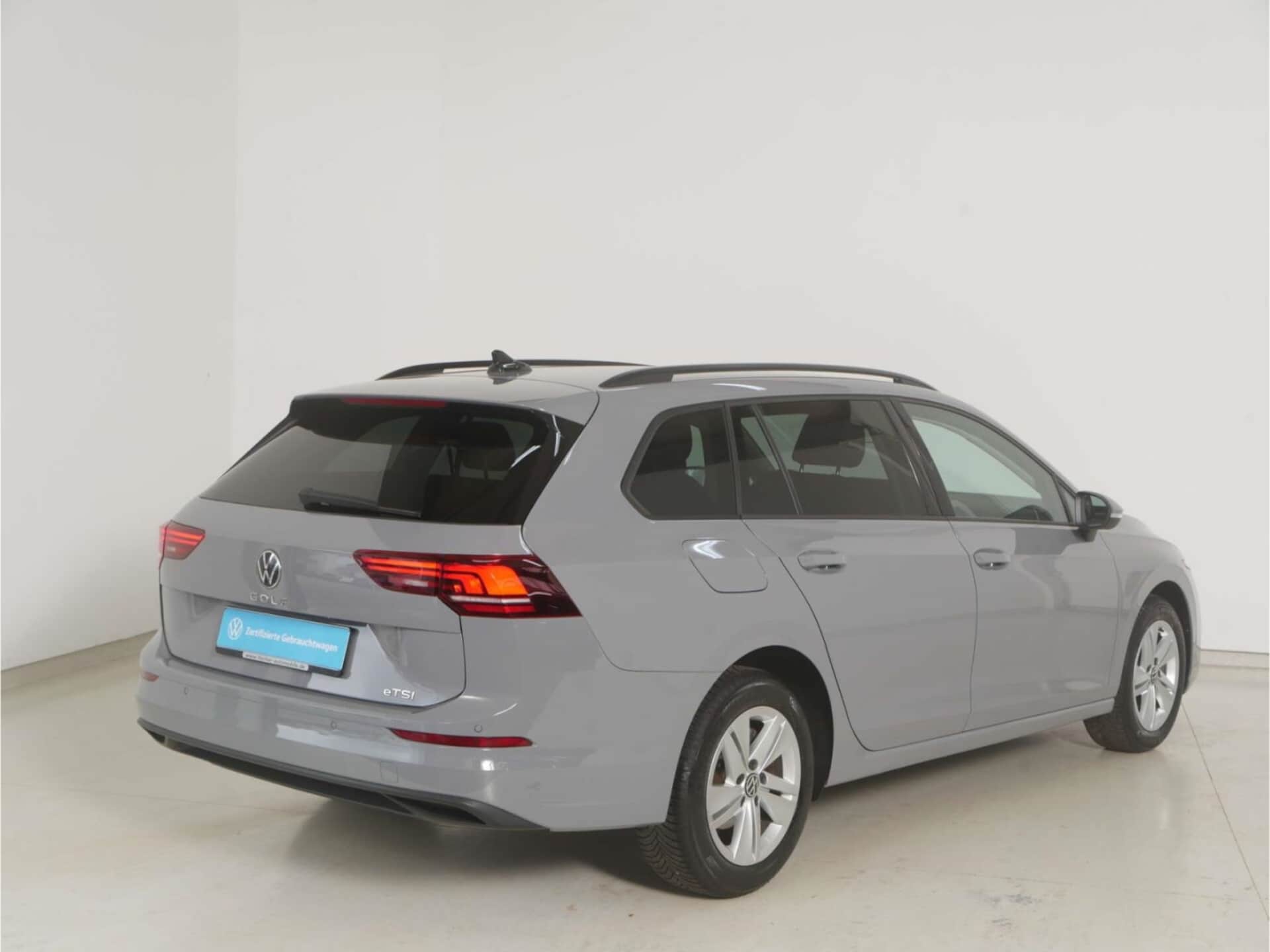 Volkswagen Golf Variant Life